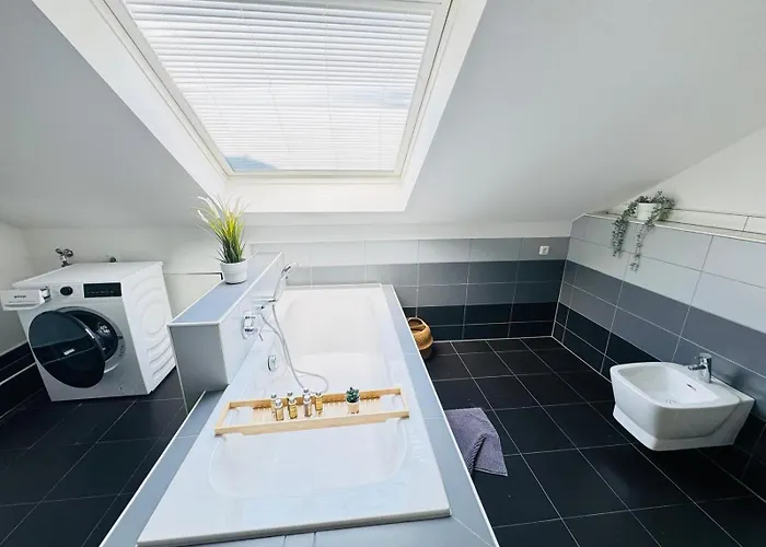 Lejlighed 23-schoener Wohnen, Grosses Fuer 5-6 Personen In Super Lage *