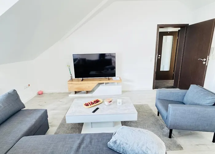 23-schoener Wohnen, Grosses Fuer 5-6 Personen In Super Lage Lejlighed