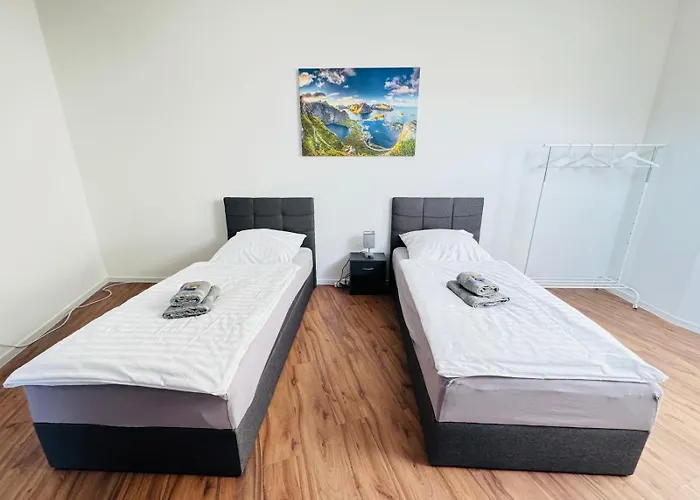 23-schoener Wohnen, Grosses Fuer 5-6 Personen In Super Lage *